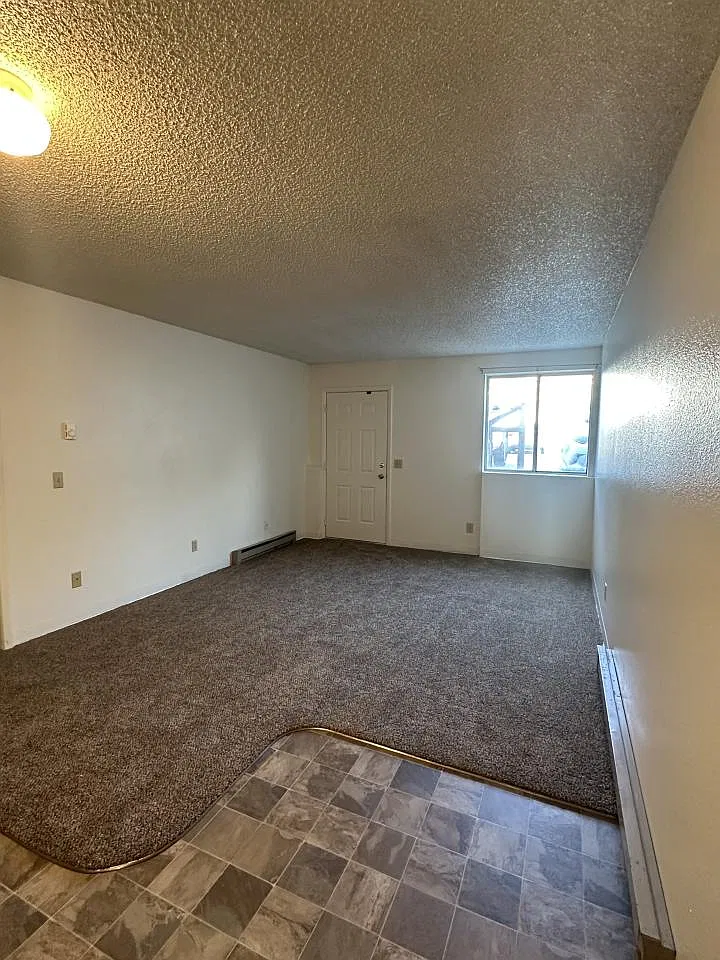 1 bed, 1.0 bath, 500 sqft, $825 — Photo 2