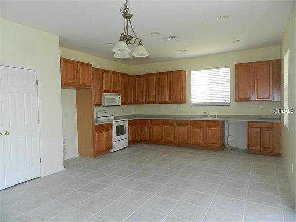 3rd image of 16475 Tonawanda Dr