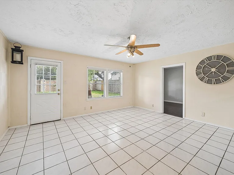 6621 Westview Dr — Photo 7
