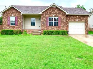 685 Foxfield Dr, Clarksville, TN 37042