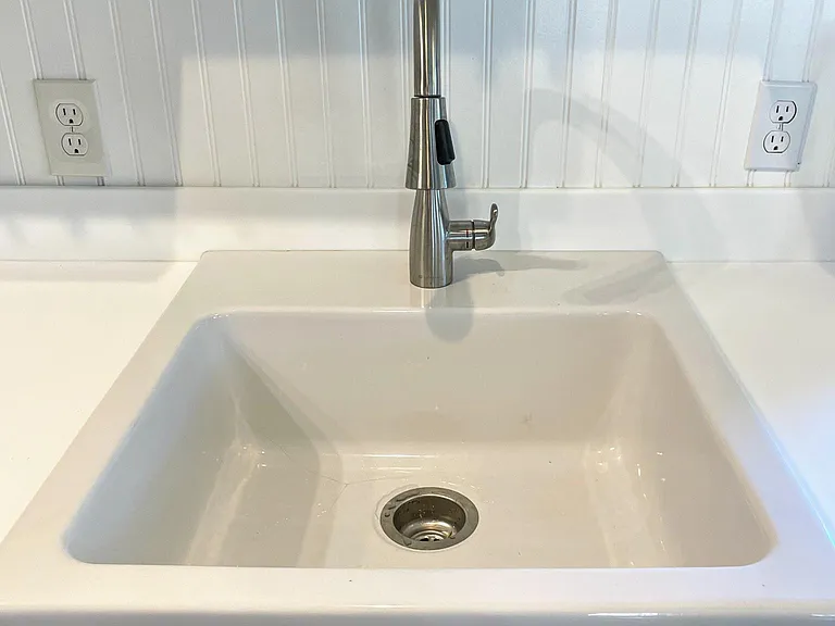 Farmhouse style sink.