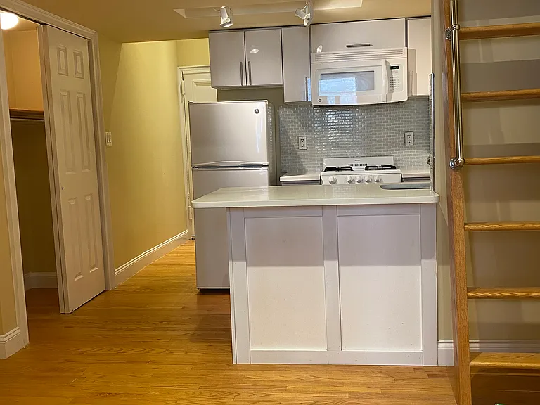 31 E 21st St #5C — Photo 2