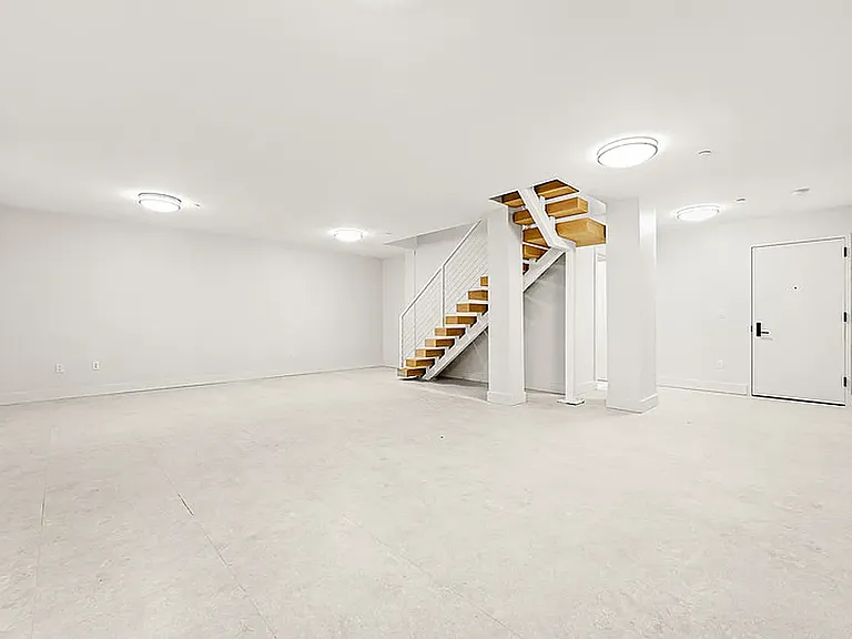 132 Willis Ave #122 — Photo 8