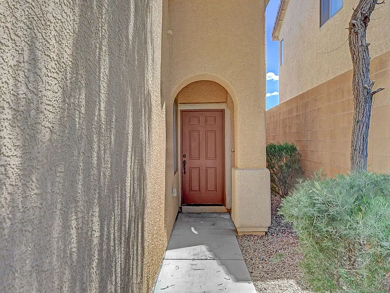 10649 Tuckermans Ave — Photo 3