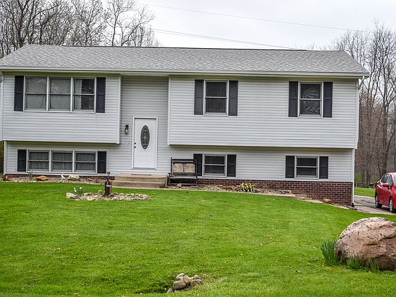 2nd image of 3873 Victory Ave