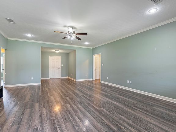 5th image of 15 Aspen Creek Dr