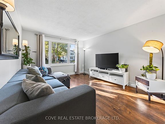 5th image of 38 Ranchwood Cres