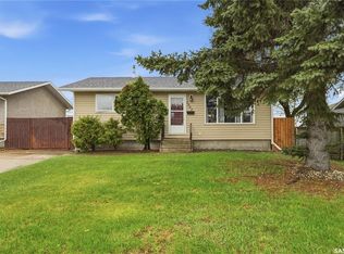 1007 Warner St, Moose Jaw, SK S6H5S6