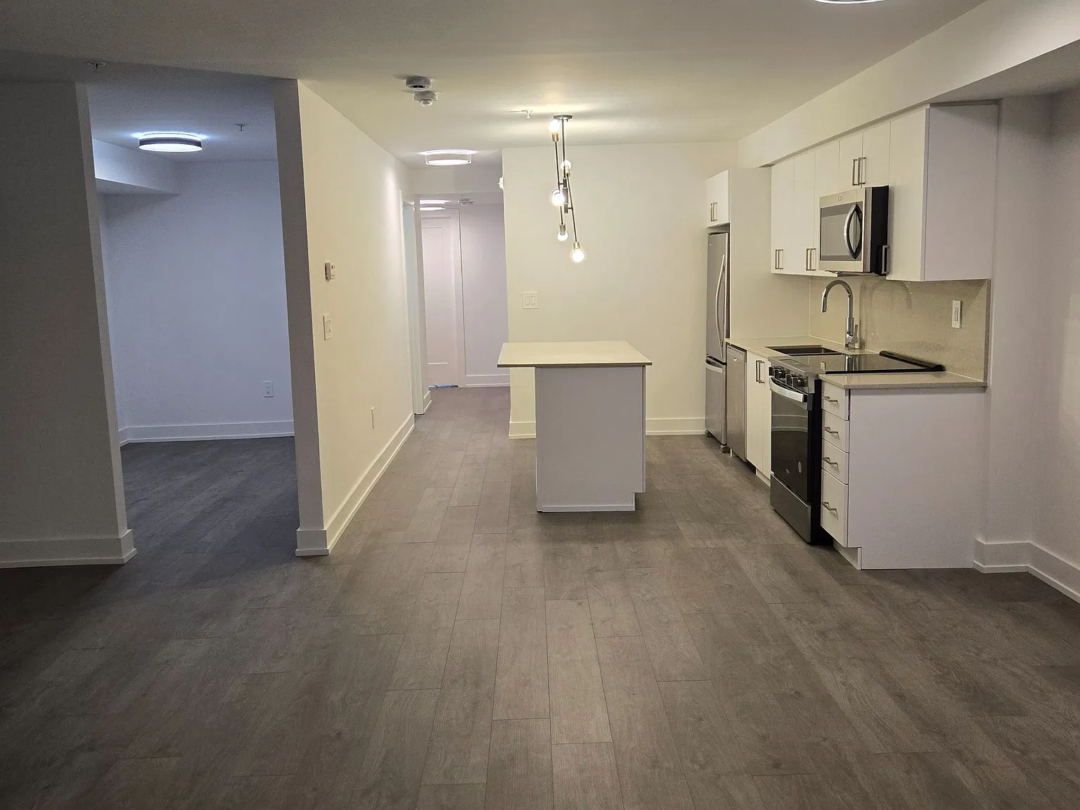 2 bed, $3,000 — Photo 4