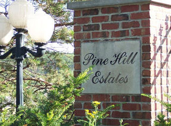 3rd image of 16561 Pine Hill Dr