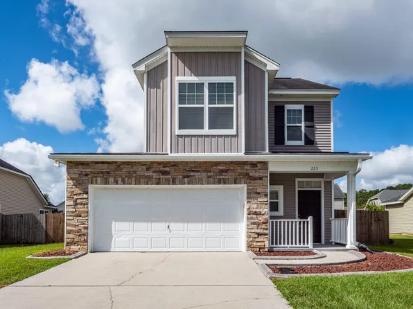 223 Market Hall St, Moncks Corner, SC 29461