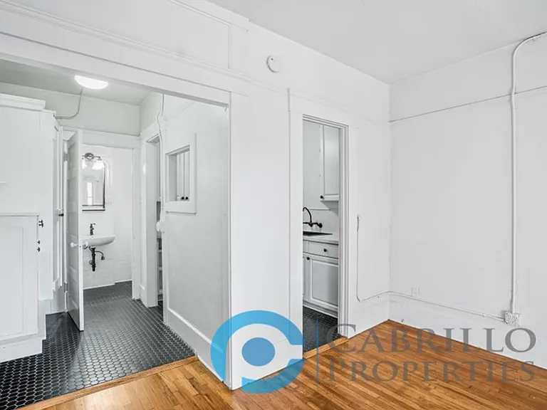 Casa Blanca Apartments — Photo 23