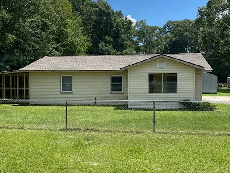 15 Bradley Rd — Photo 2