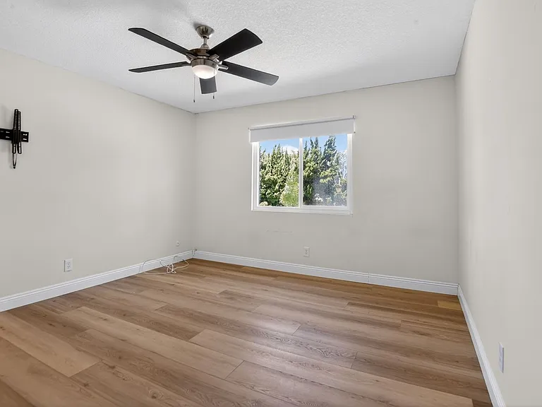 2173 Arbor Cir — Photo 36