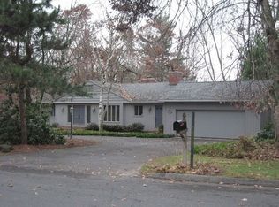 98 Brooks Rd, Longmeadow, MA 01106