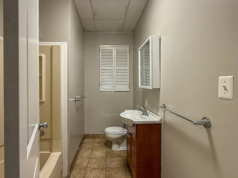 Campus Apartments — Photo 29