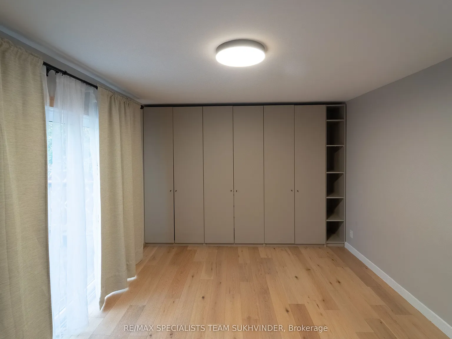 3 bed, $3,000 — Photo 1