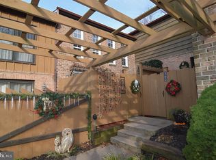 163 Oakmont Ct, Reading, PA 19607