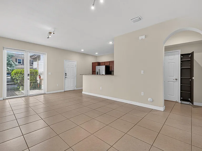 17094 SW 95th Ter — Photo 8