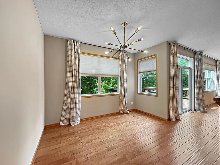 815 Newberry Ln — Photo 6