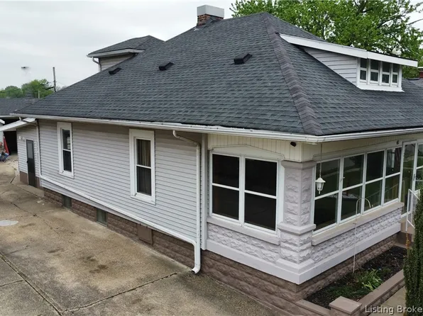 410 E Charlestown Avenue, Jeffersonville, IN 47130