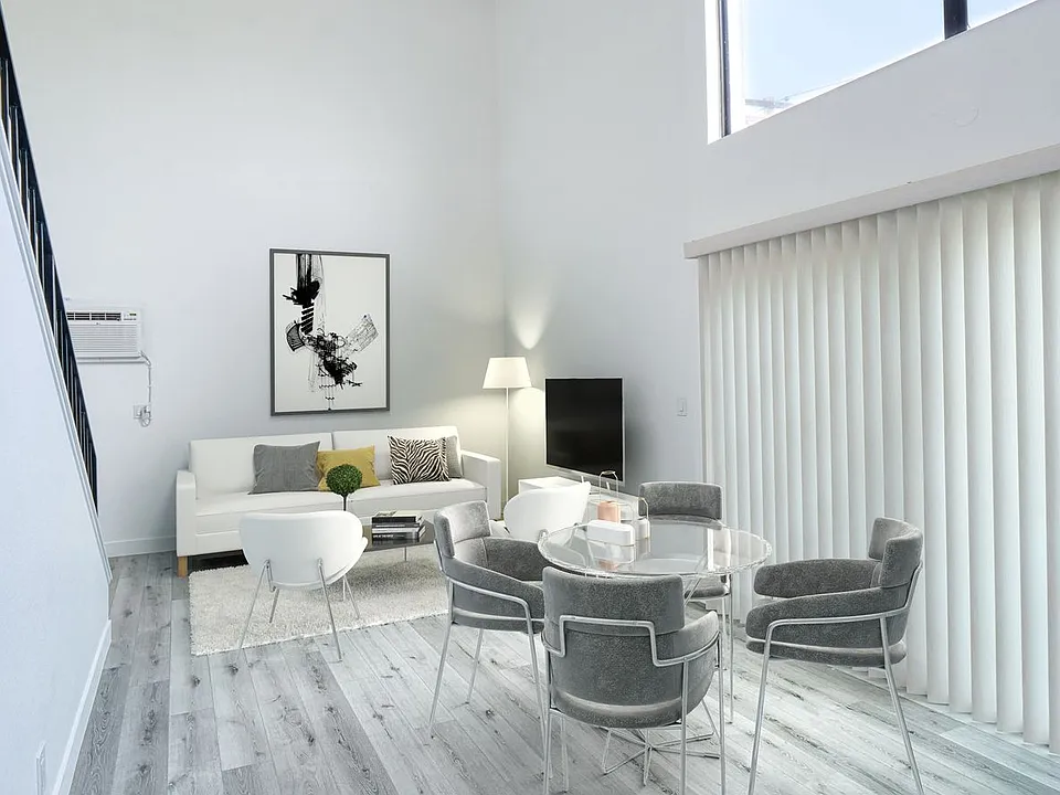 223 N Alvarado St