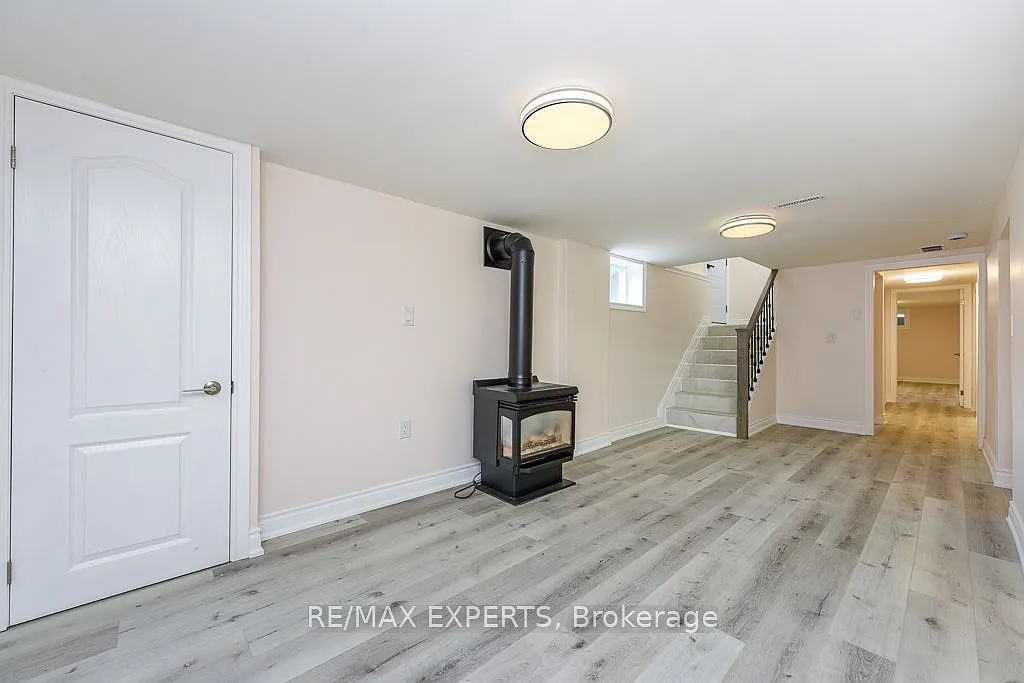 3 bed, $2,000 — Photo 4