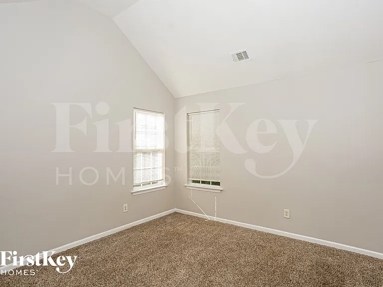 8605 Royal Bluff Dr — Photo 12