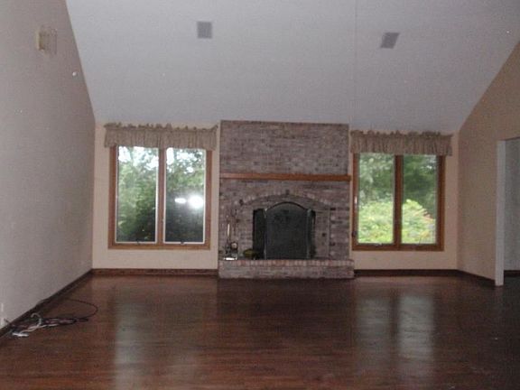 2nd image of 15810 Lerita Dr