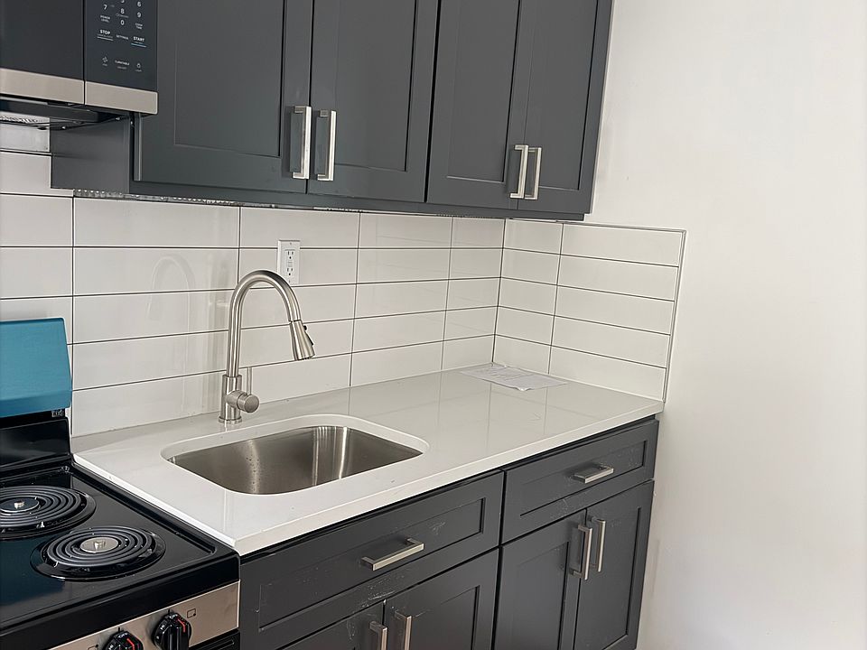 1st image of 124 W College St Unit 8