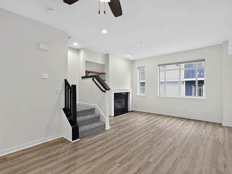 2172 Yakima Ct — Photo 6
