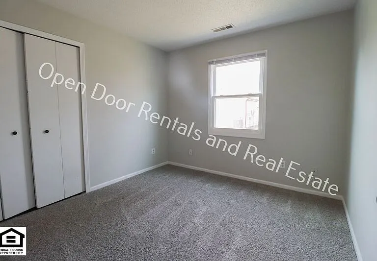 4935 Vermont Ln — Photo 8