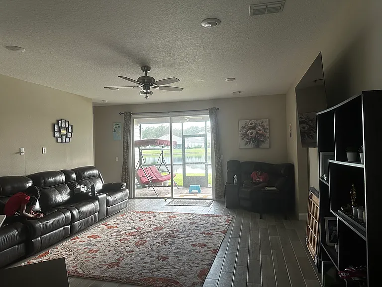 97 Savita St — Photo 3