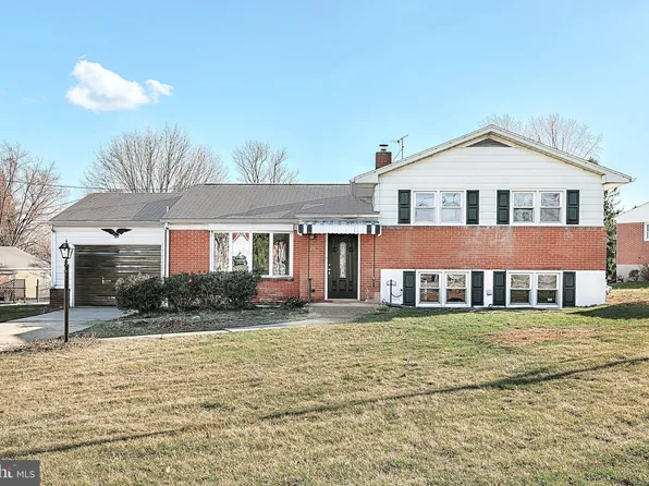 28 Pine Springs Blvd, York, PA 17408