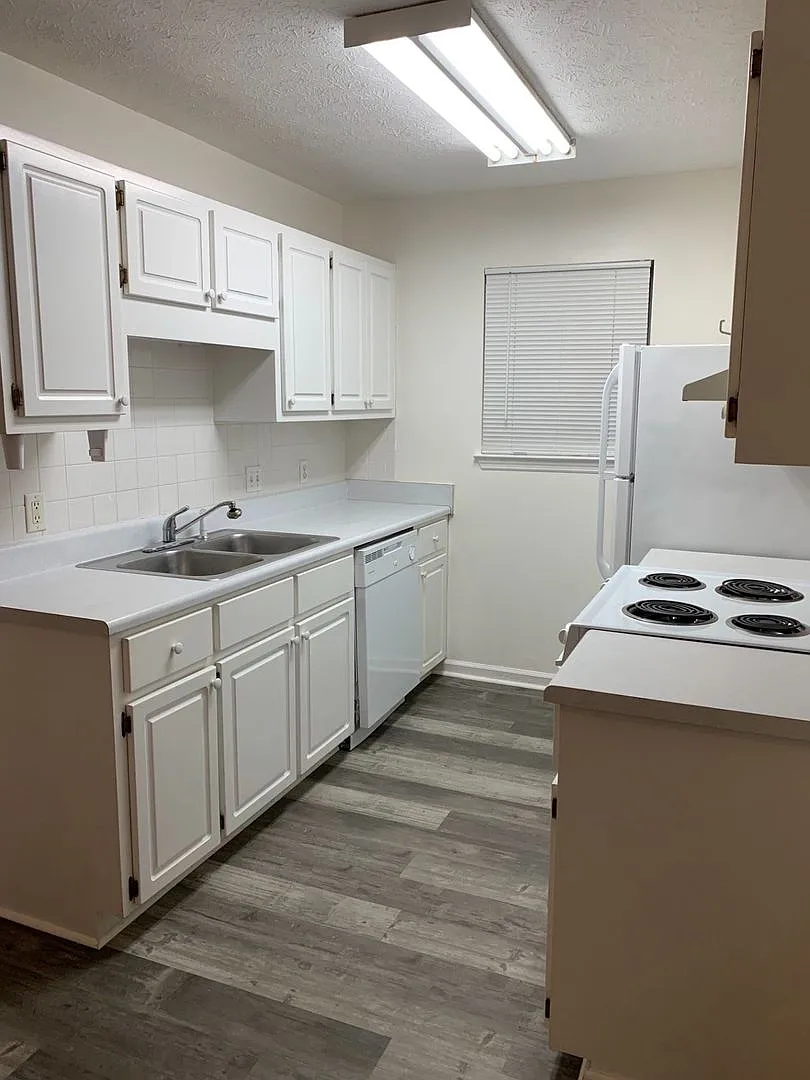 707-717 S Hwy 22A — Photo 4