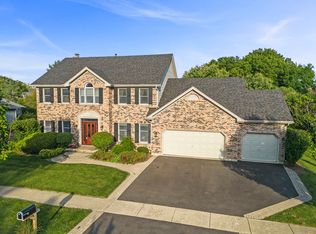 2105 Bridle Ct, St Charles, IL 60174