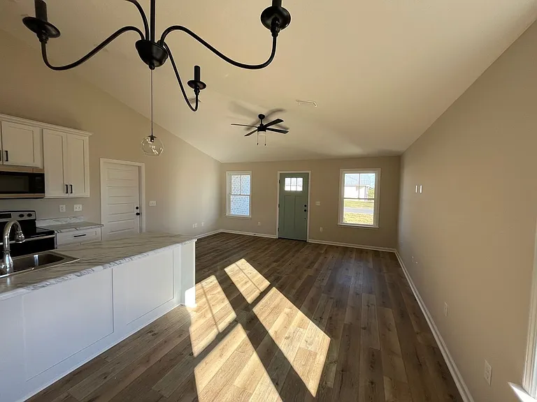 2699 Largo Ave — Photo 2