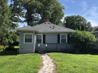 42698 N Woodbine Ave, Antioch, IL 60002