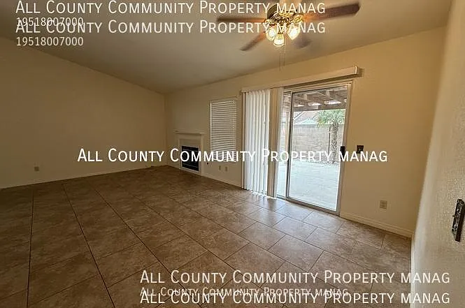 2277 Oak Ave — Photo 5