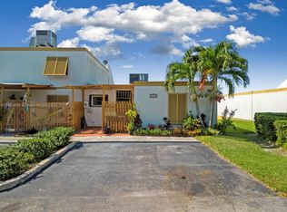 1402 SW 131st Place Cir E, Miami, FL 33184