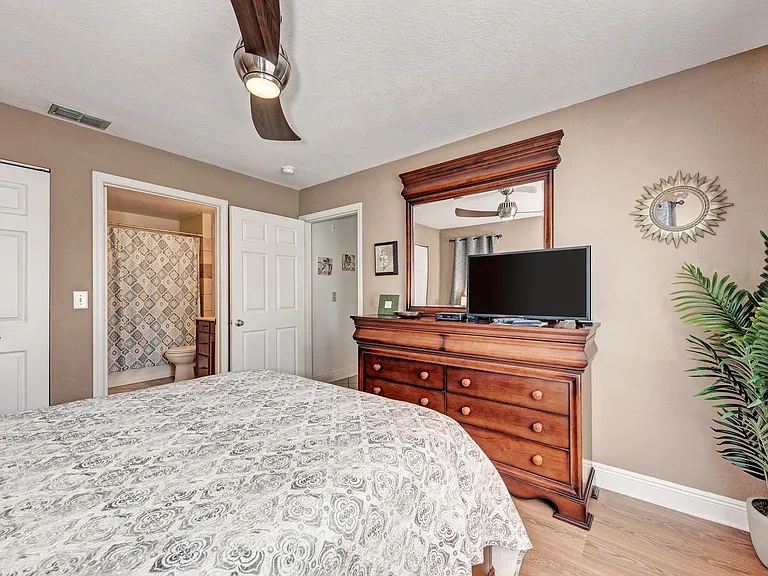 8905 Manor Loop #105 — Photo 6