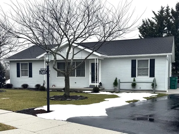 136 Conewago Dr, Hanover, PA 17331