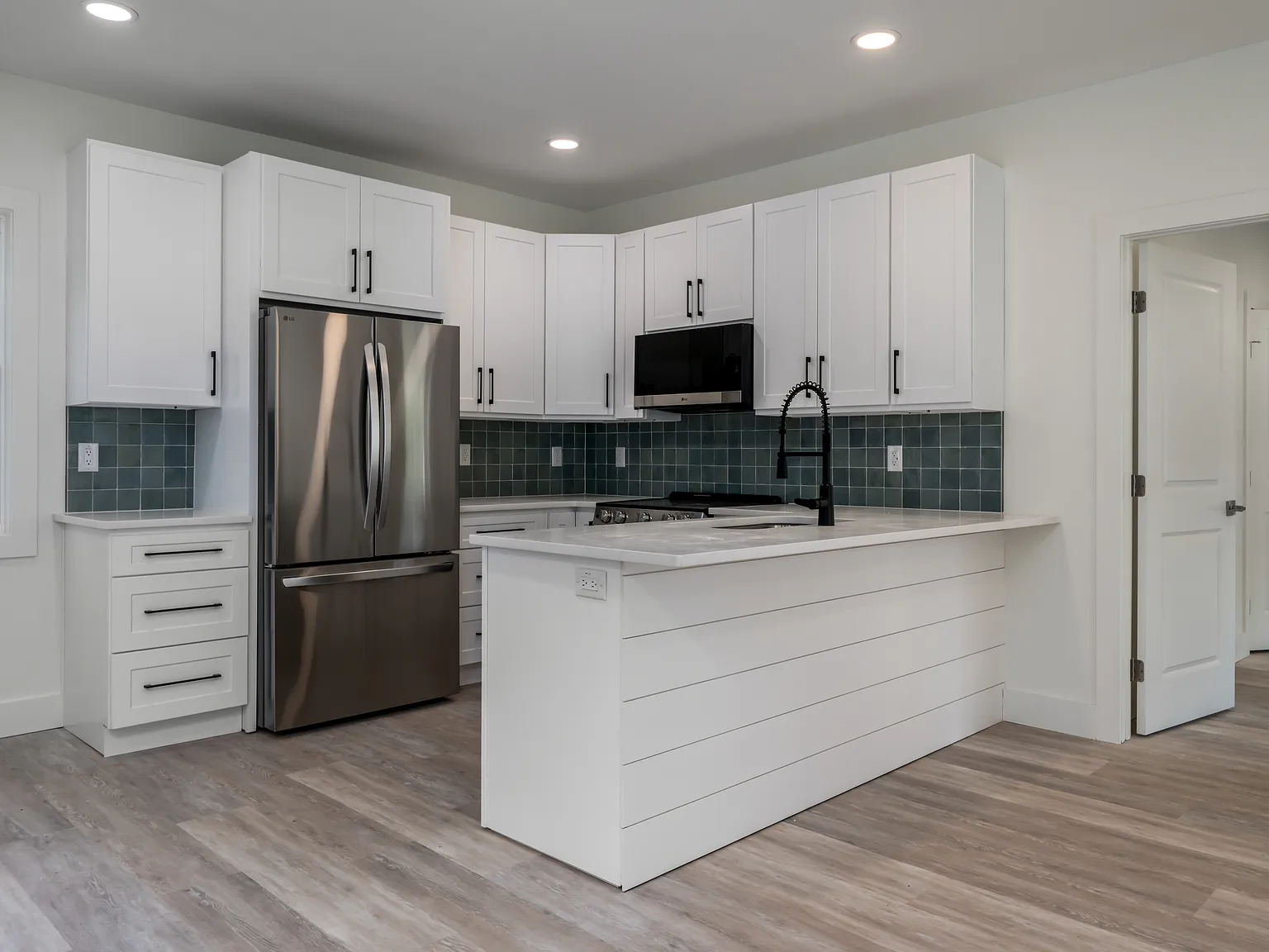 3 bed, 1140 sqft, $2,195 — Photo 4