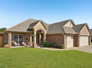 2901 Morgan Trace Rd, Yukon, OK 73099