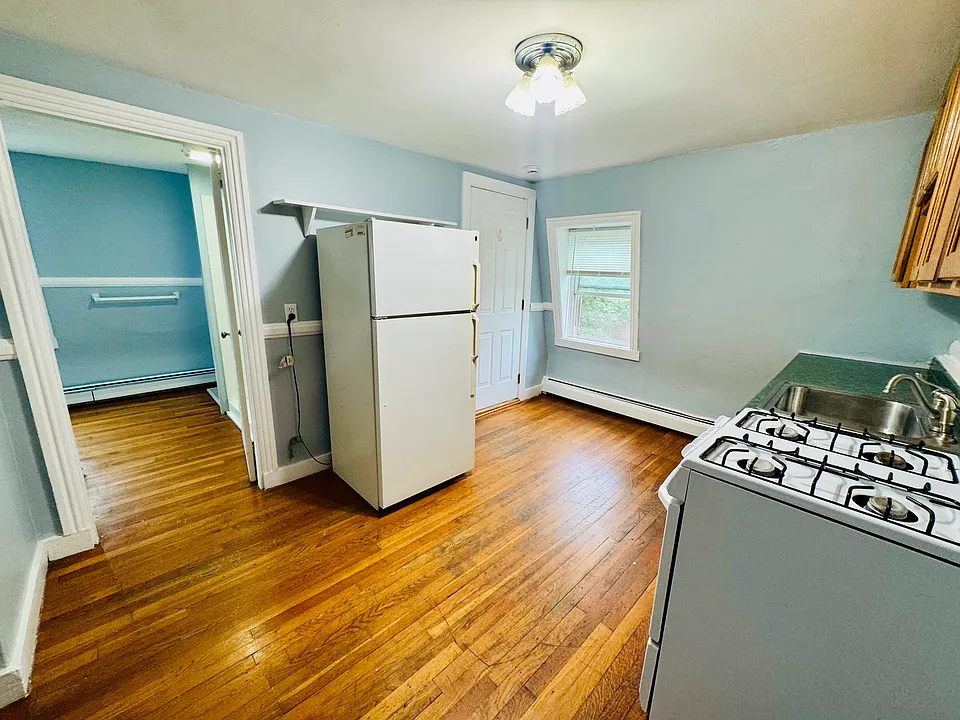 38 Ivy St #3