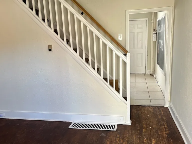 204 Pearl St — Photo 5