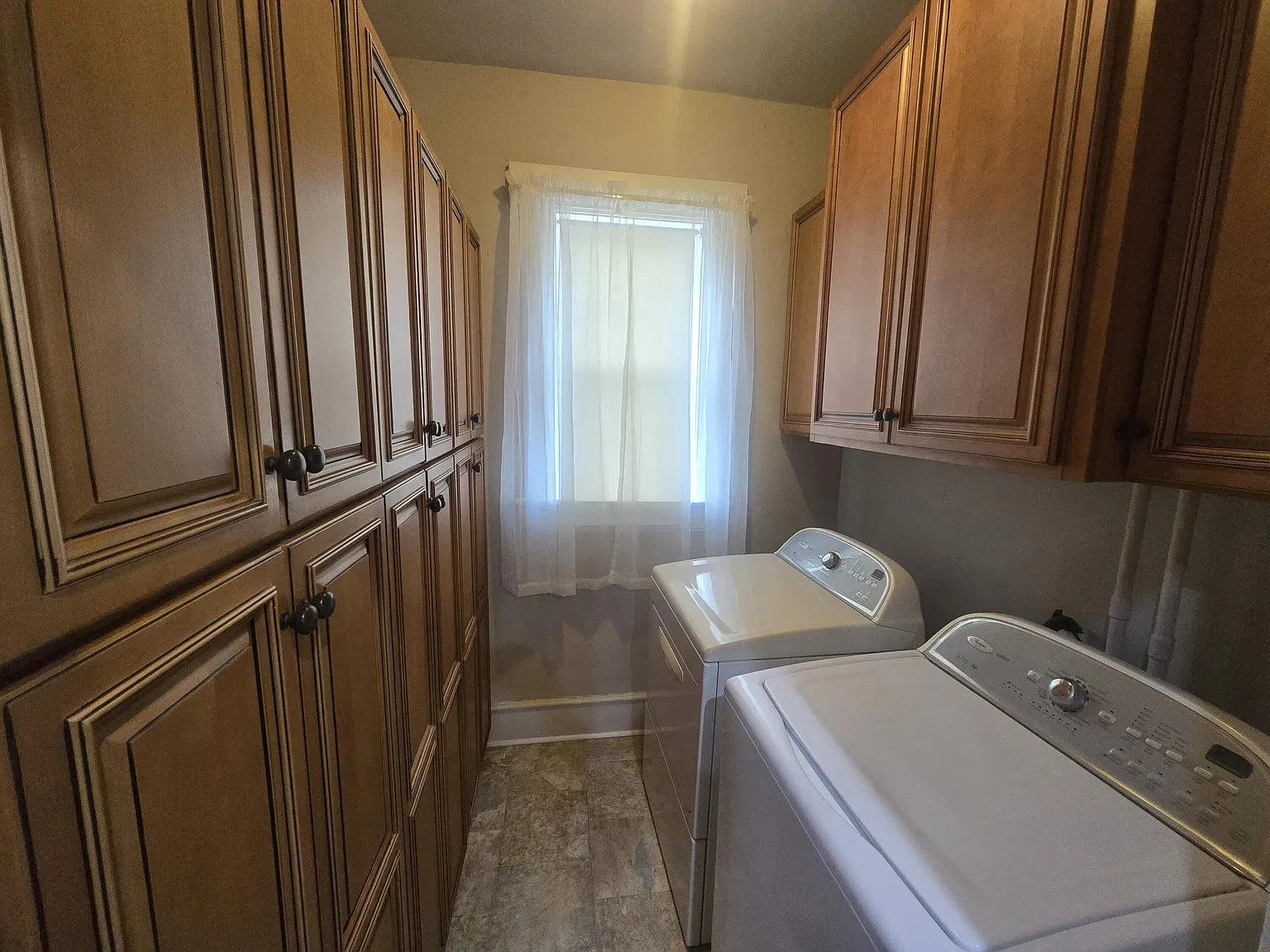 3 bed, 1.5 bath, 1785 sqft, $1,995 — Photo 4