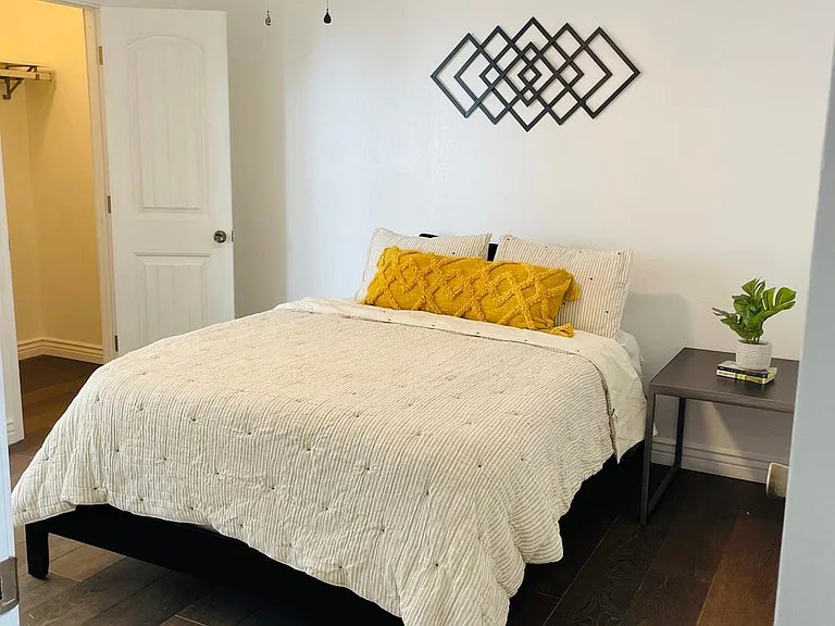 641 La Chapa Ave — Photo 15