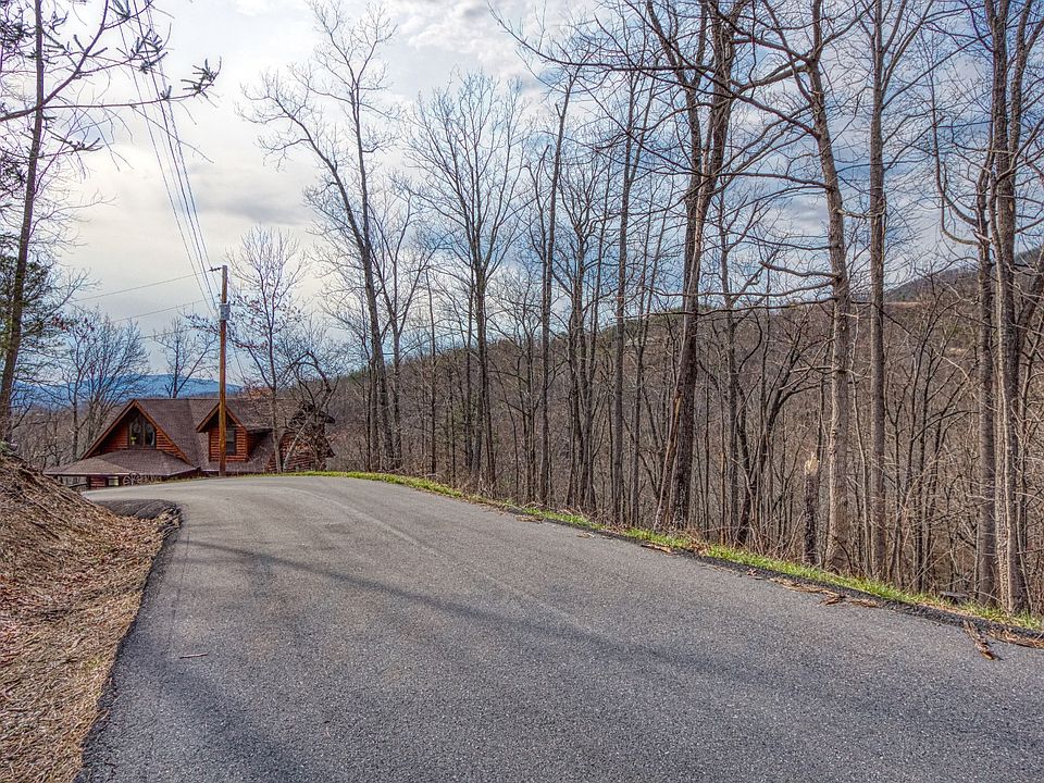 1st image of Pine Top Ln