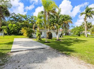 159 5th St, Naples, FL 34113
